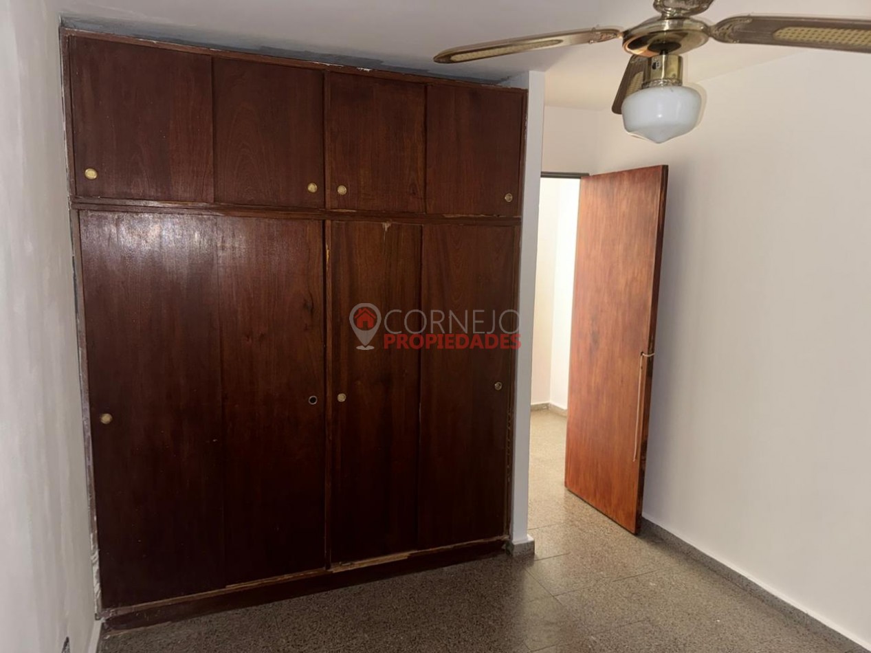 Alquilo departamento dos dormitorios  con cochera