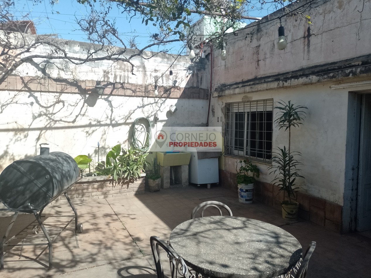 VENDO CASA Y DEPARTAMENTO EN BARRIO YAPEYU