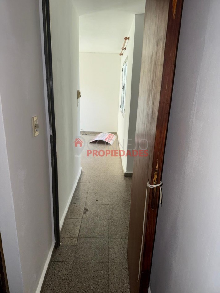 Alquilo departamento dos dormitorios  con cochera