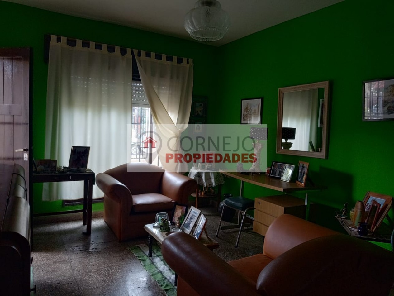 SE VENDE CASA Y DEPARTAMENTO EN BARRIO CAROLA LORENZINI