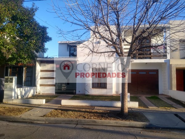 Casa en venta en Barrio Smata con Pileta