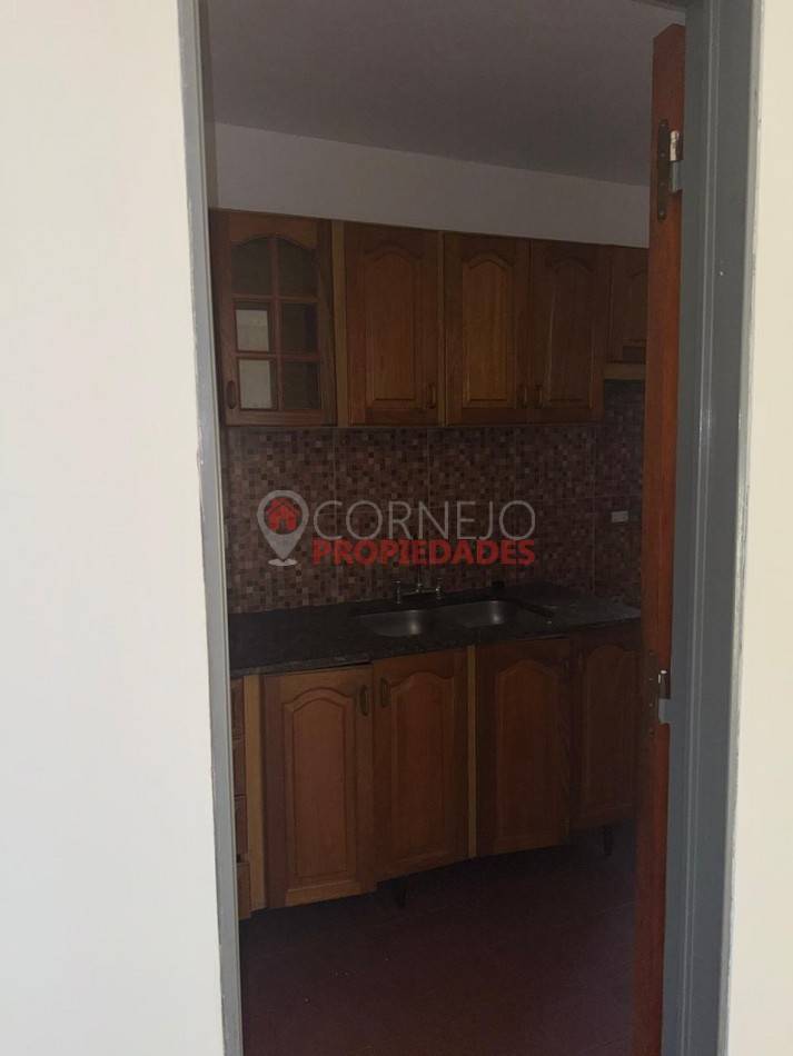 Alquilo departamento dos dormitorios  con cochera