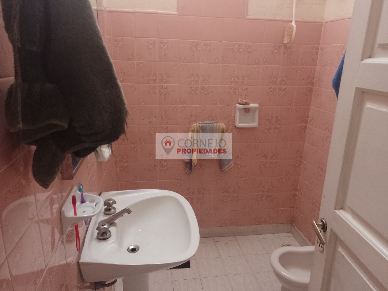 VENDO CASA Y DEPARTAMENTO EN BARRIO YAPEYU