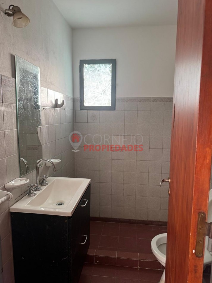 Alquilo departamento dos dormitorios  con cochera