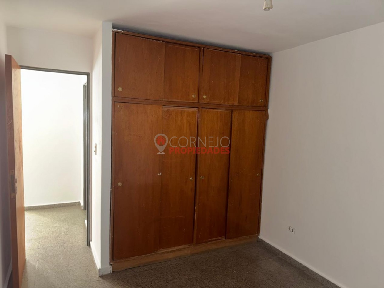 Alquilo departamento dos dormitorios  con cochera