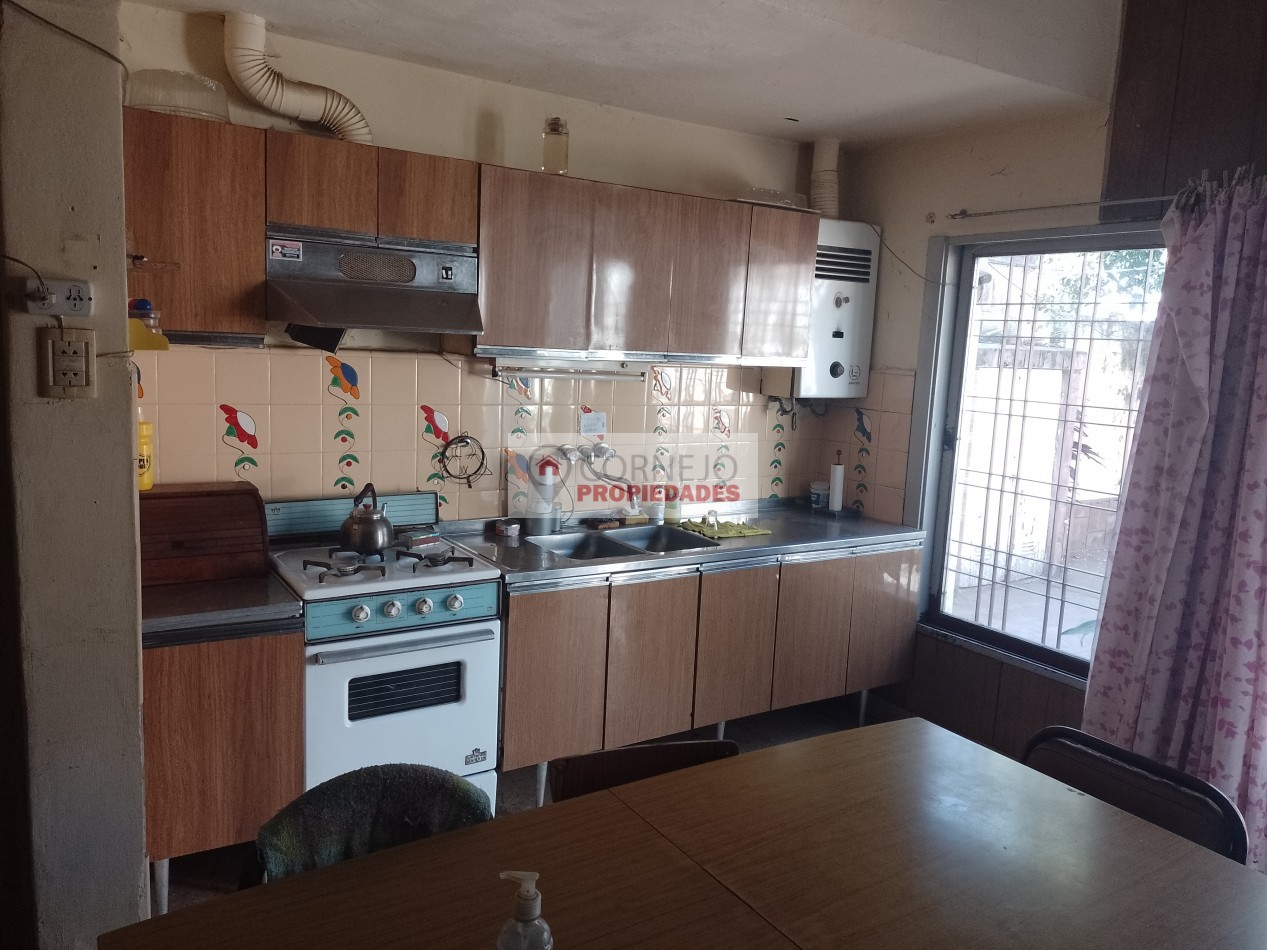 VENDO CASA Y DEPARTAMENTO EN BARRIO YAPEYU