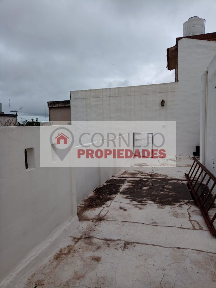 SE VENDE CASA Y DEPARTAMENTO EN BARRIO CAROLA LORENZINI