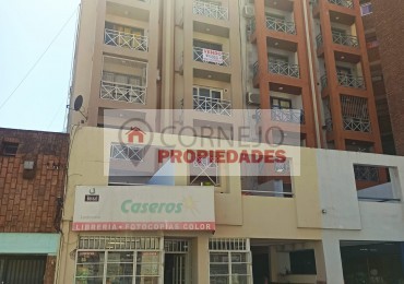 Departamento en Alquiler con balcon sobre calle Caseros 926