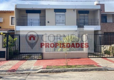 SE VENDE CASA Y DEPARTAMENTO EN BARRIO CAROLA LORENZINI