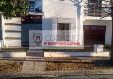 Casa en venta en Barrio Smata con Pileta